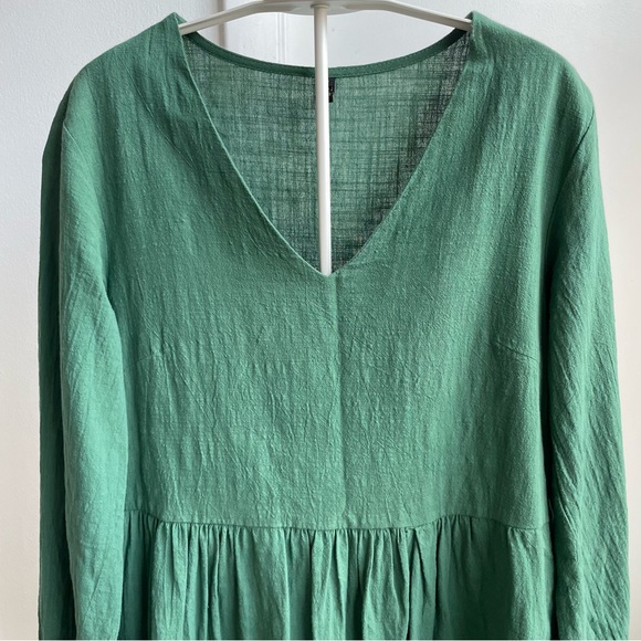 Green Long Sleeve Dress - Picture 2 of 6